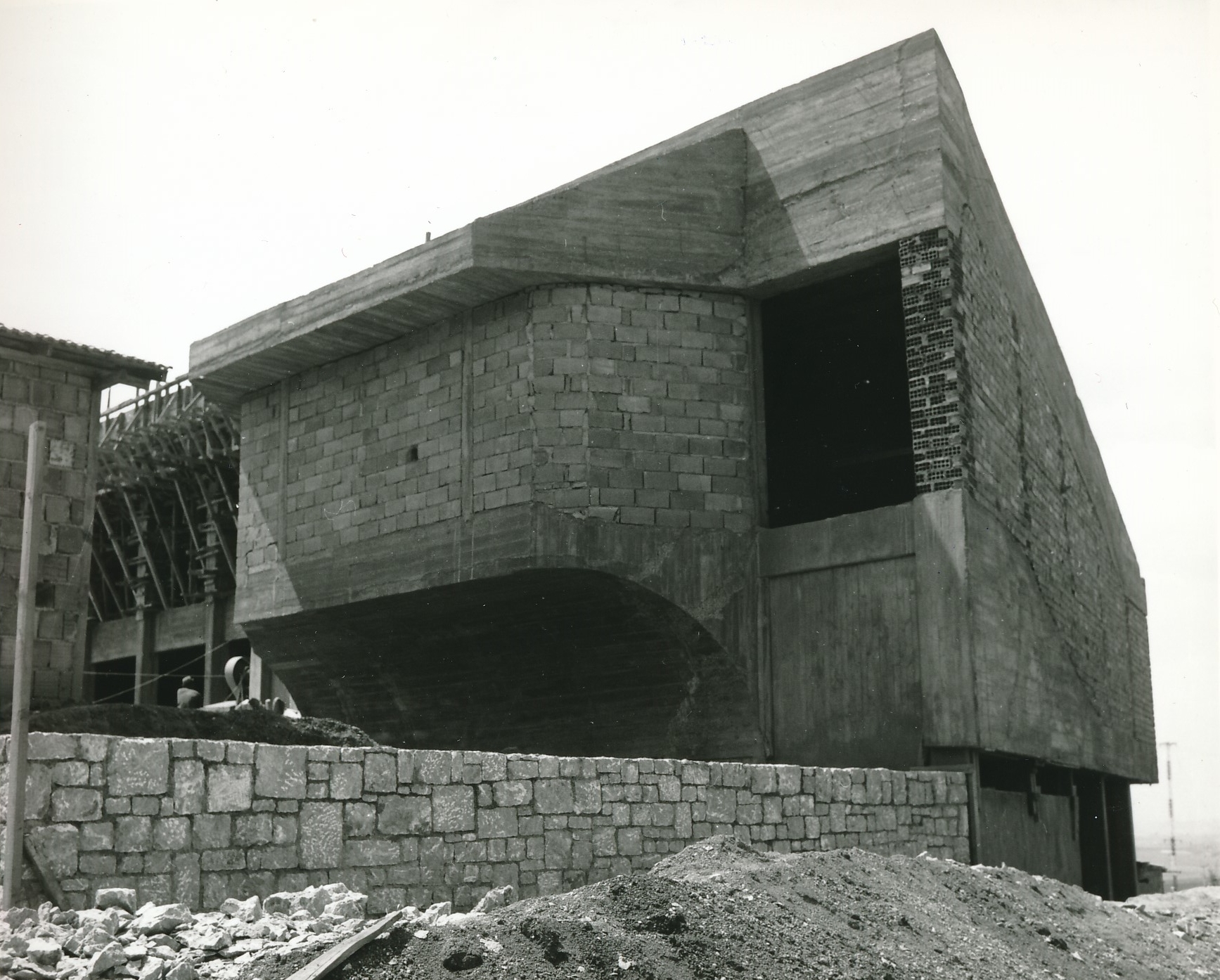 Metallurgy Amphitheatre construction, north facade view (July 7, 1968)