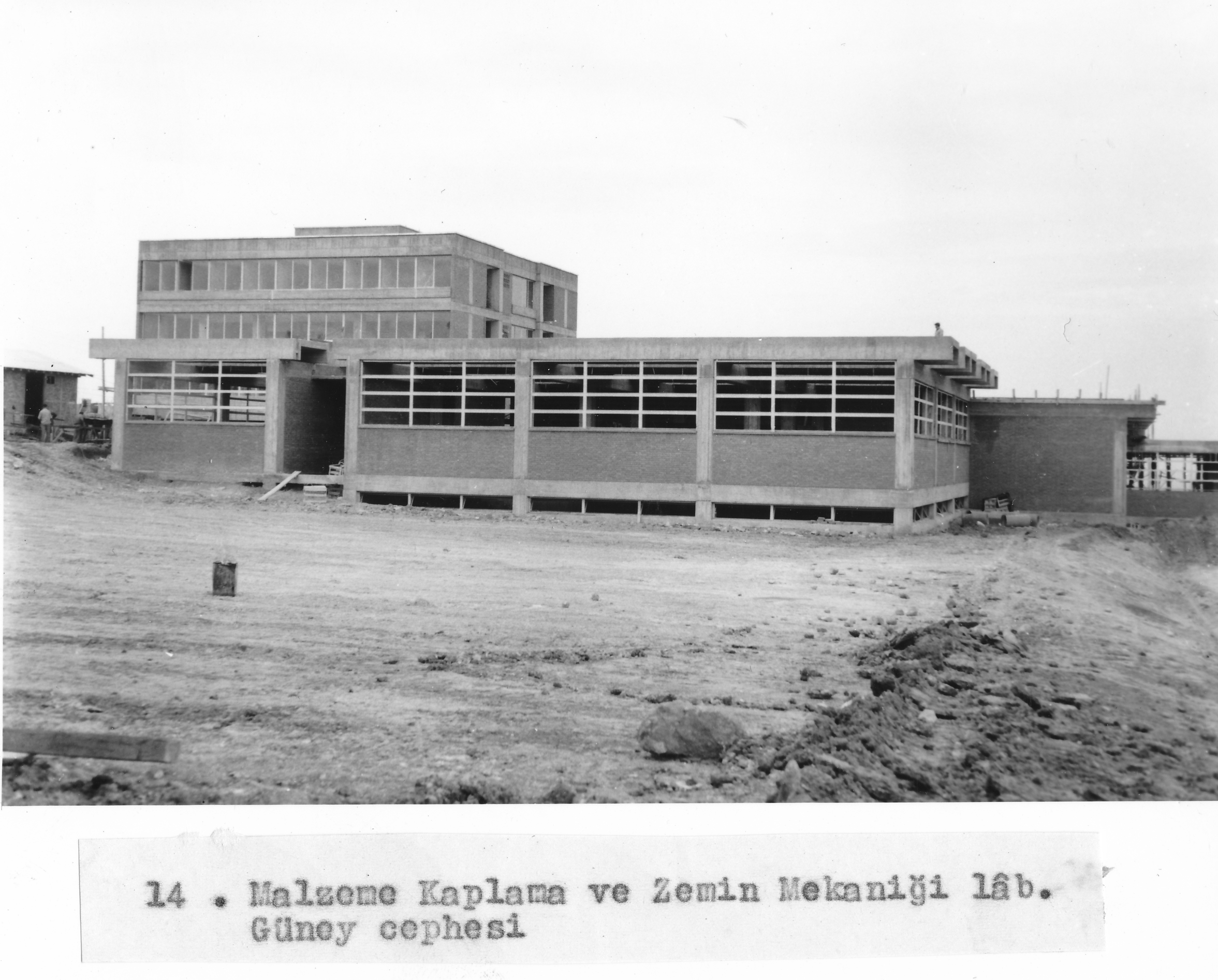 Material coating and soil mechanics laboratory construction (1963)
