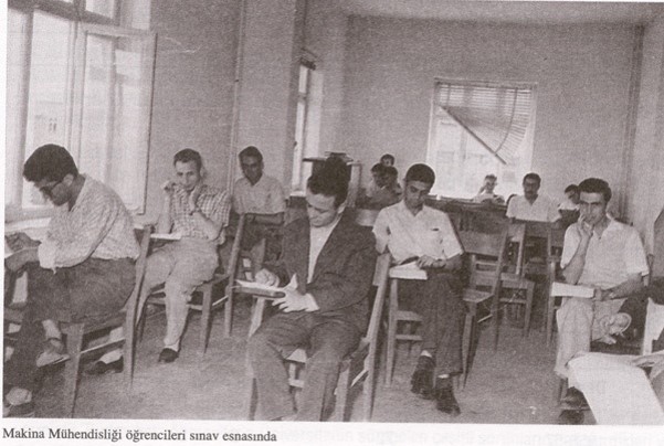 Mechanical engineering students during the exam (1950s)
