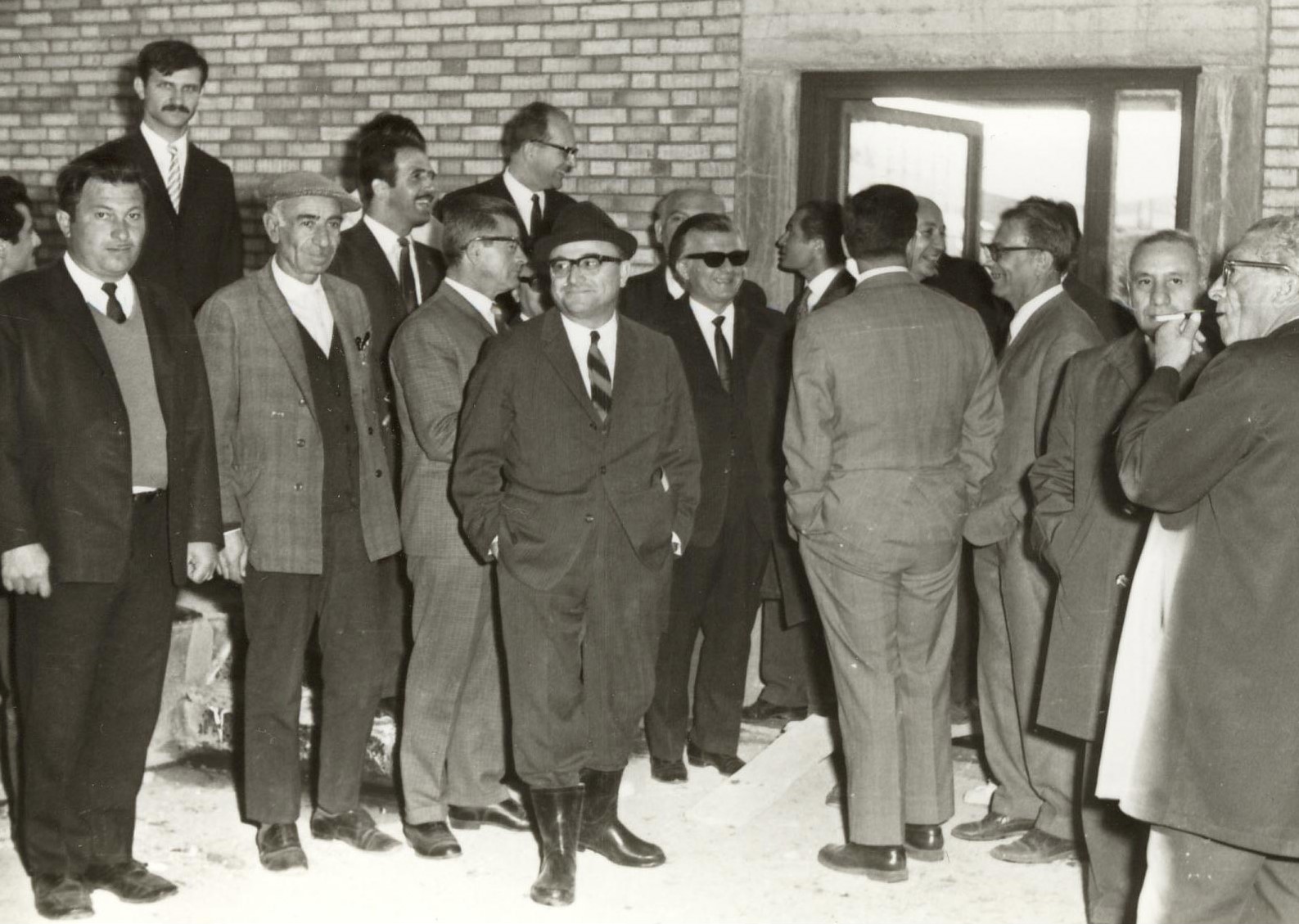 Kemal Kurdaş and other persons at the Shopping Center opening 
