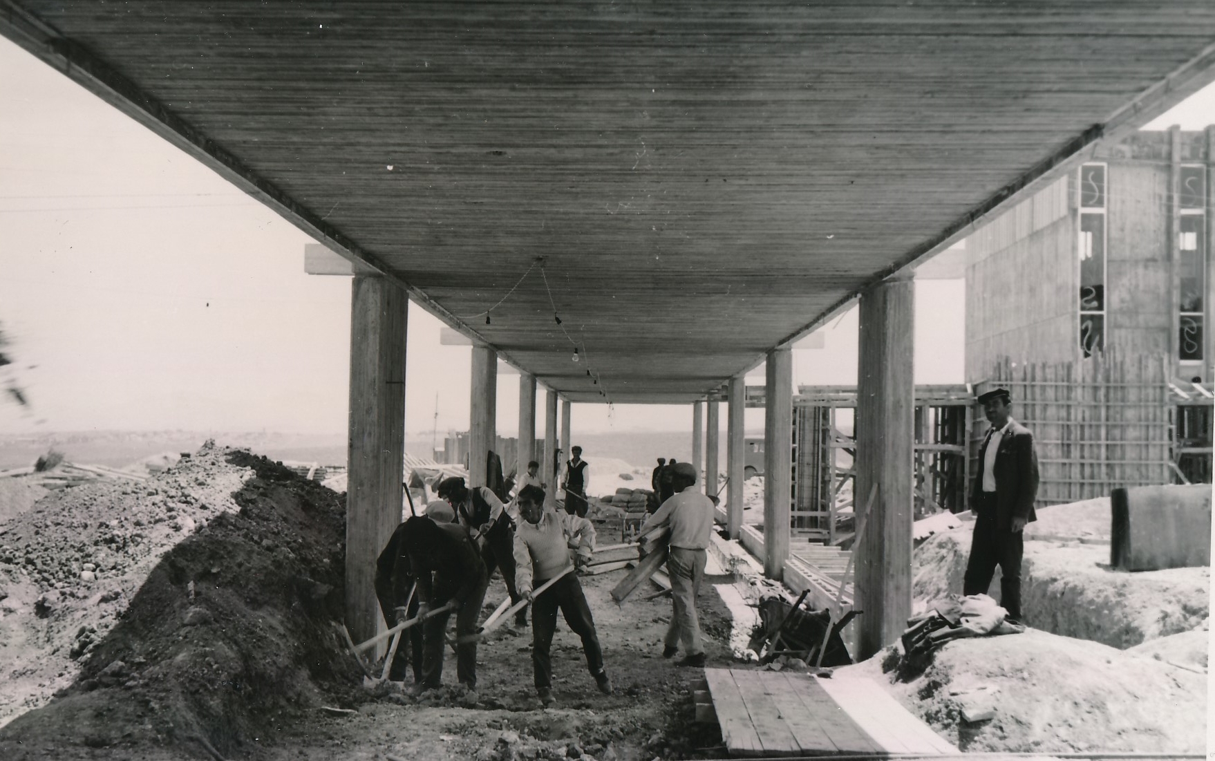 Construction of the Faculty of Architecture entrance (August 2, 1963)