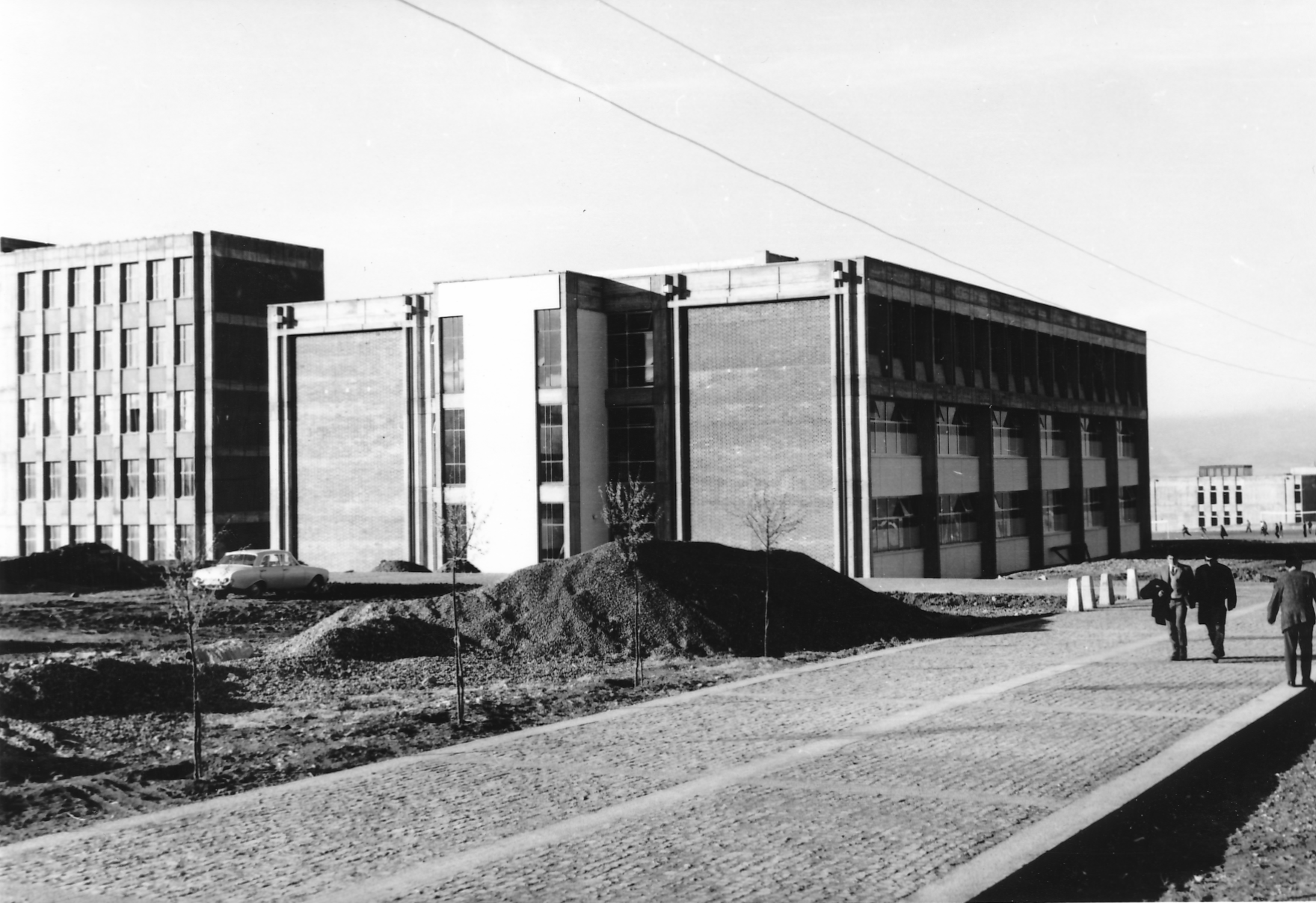 The construction of the central classrooms block (1965)